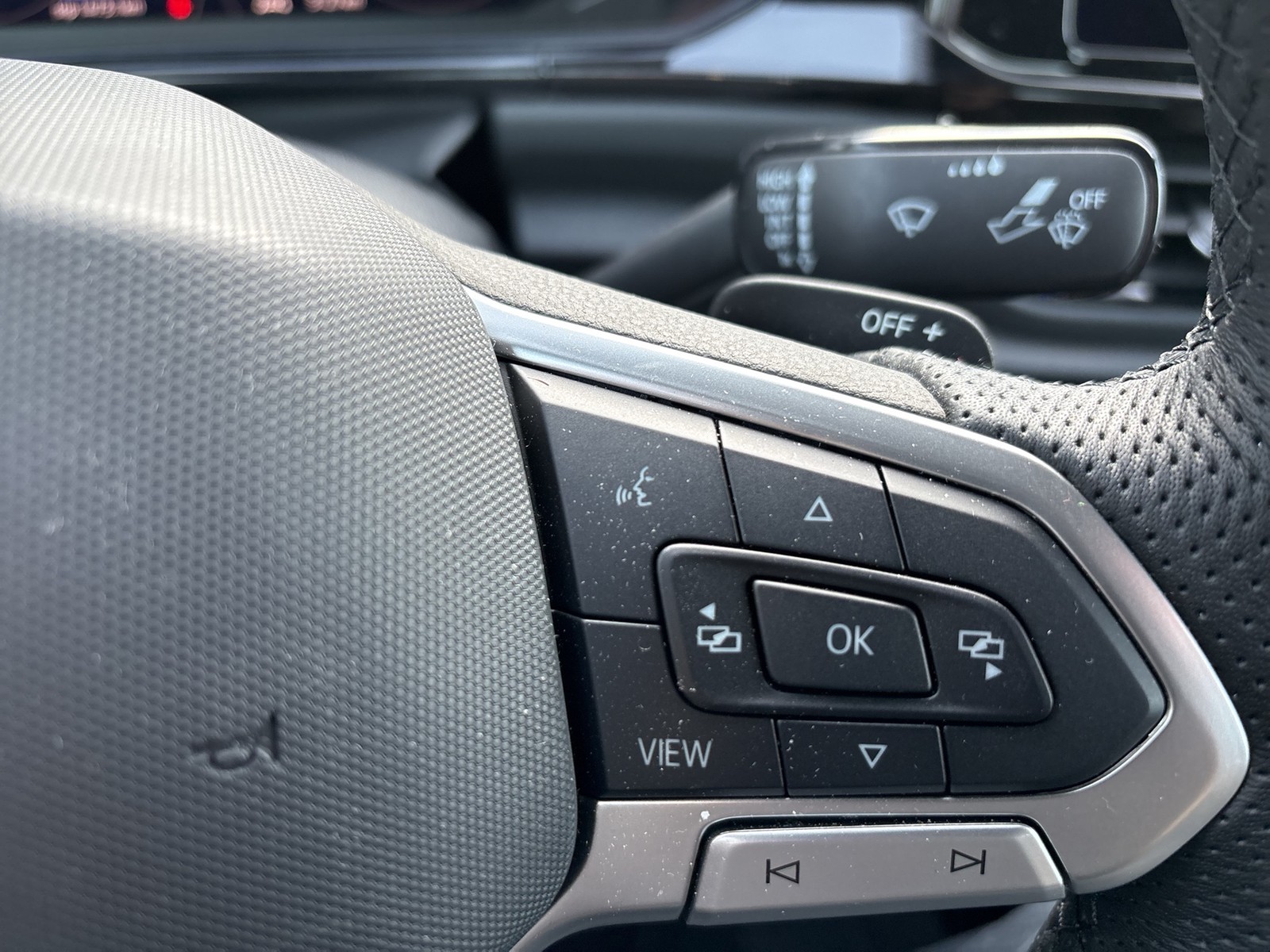 Volkswagen T-Roc Cabriolet 1.5 R-LINE BLACKSTYLE LEDER LM19