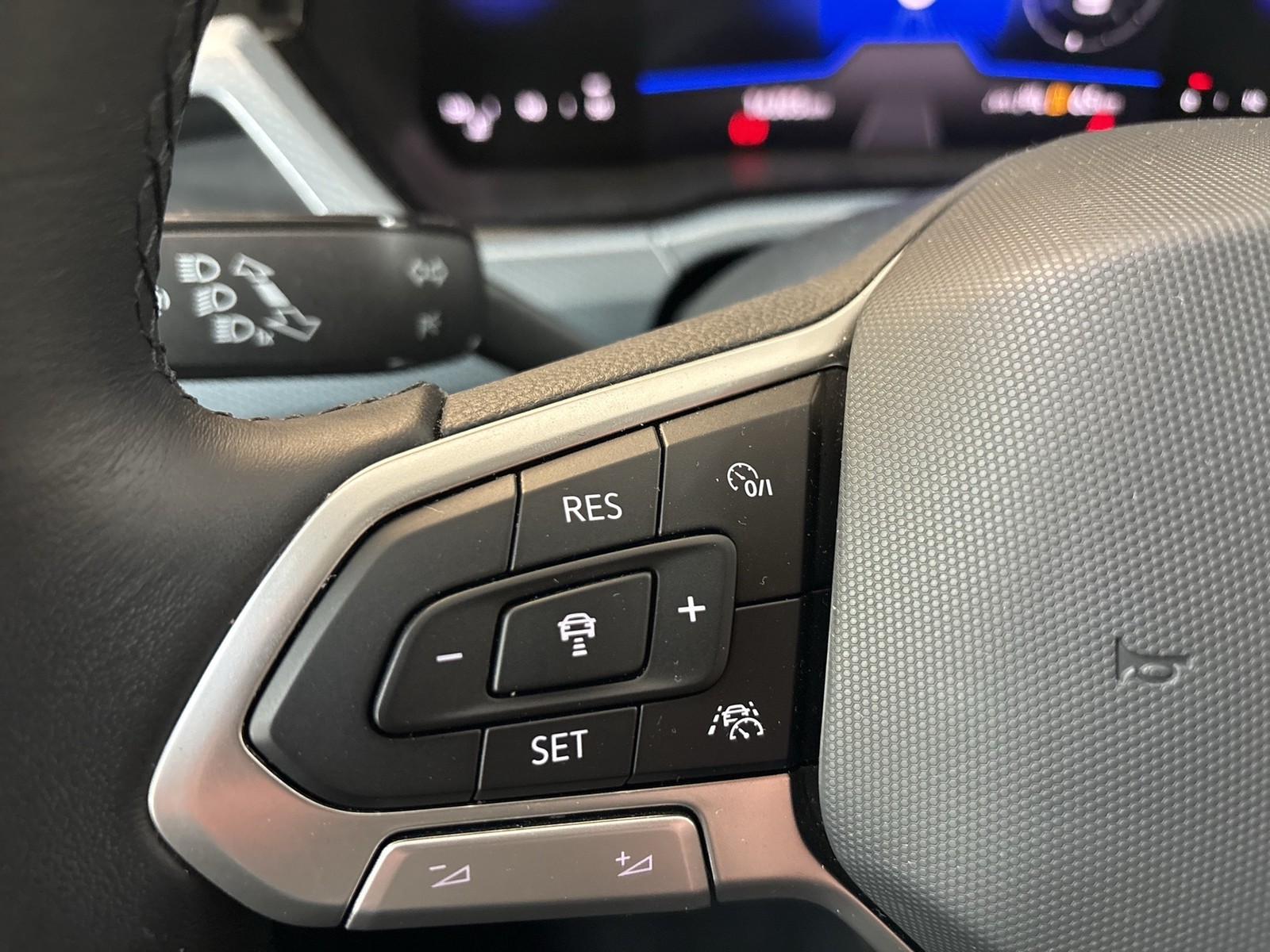 Volkswagen Touran 1.5 GOAL 7SITZE CAM ACC E-KLAPPE NAVI ALU