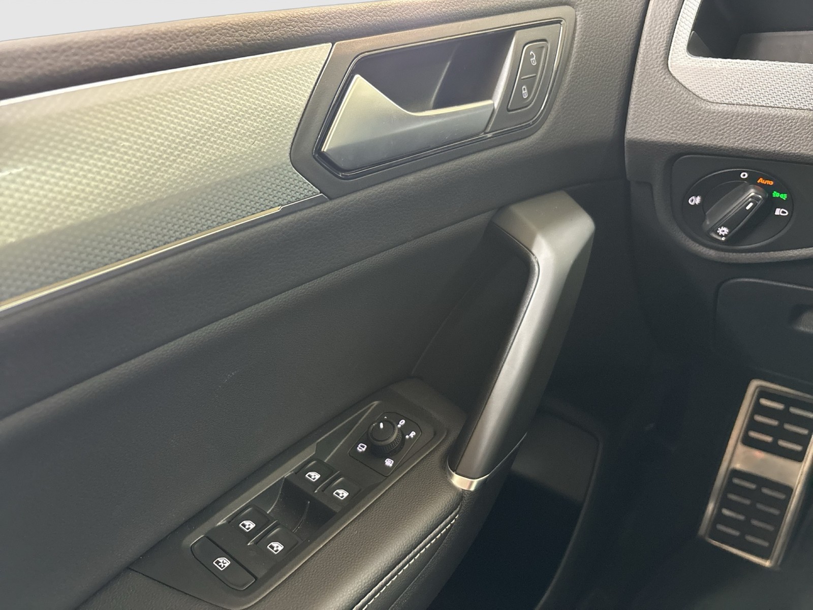 Volkswagen Touran 1.5 GOAL 7SITZE CAM ACC E-KLAPPE NAVI ALU