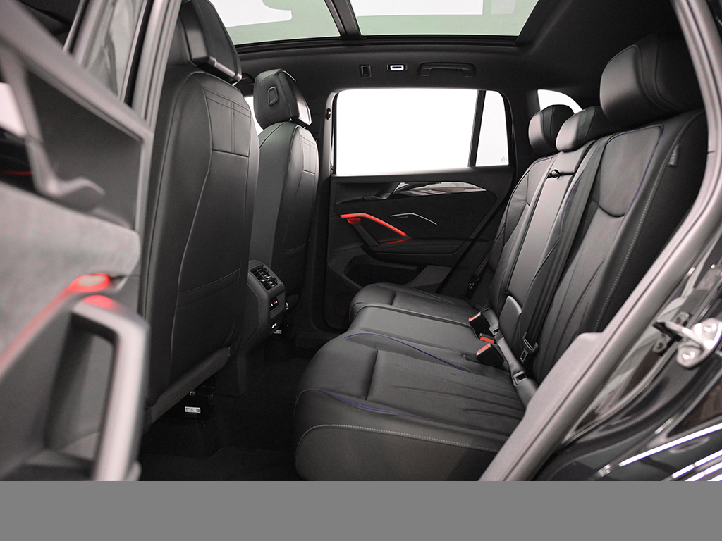 Volkswagen Tiguan 2.0 R-LINE BLACK STYLE 4X4 LEDER PANO AHK