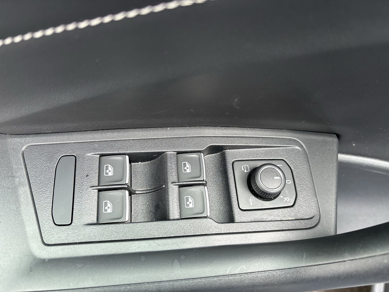 Volkswagen T-Roc Cabriolet 1.5 R-LINE AHK ACC LM17 LED+ NAVI