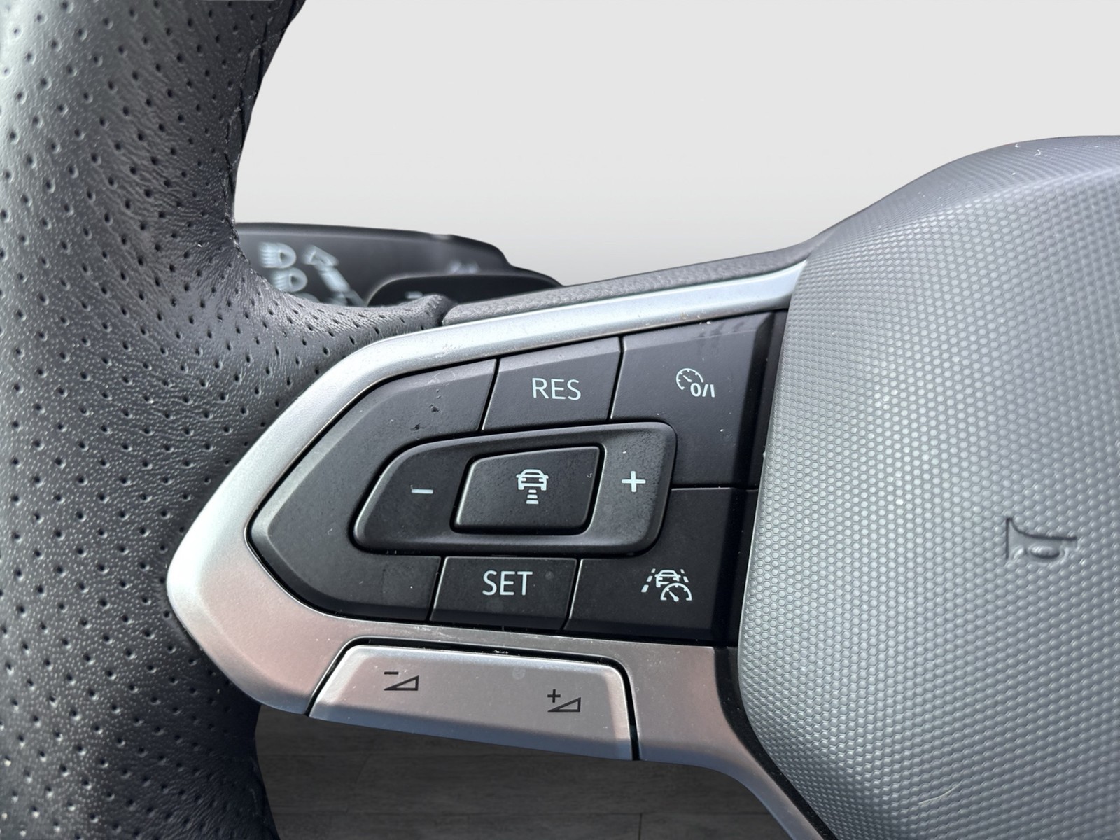 Volkswagen T-Roc Cabriolet 1.5 R-LINE AHK ACC LM17 LED+ NAVI