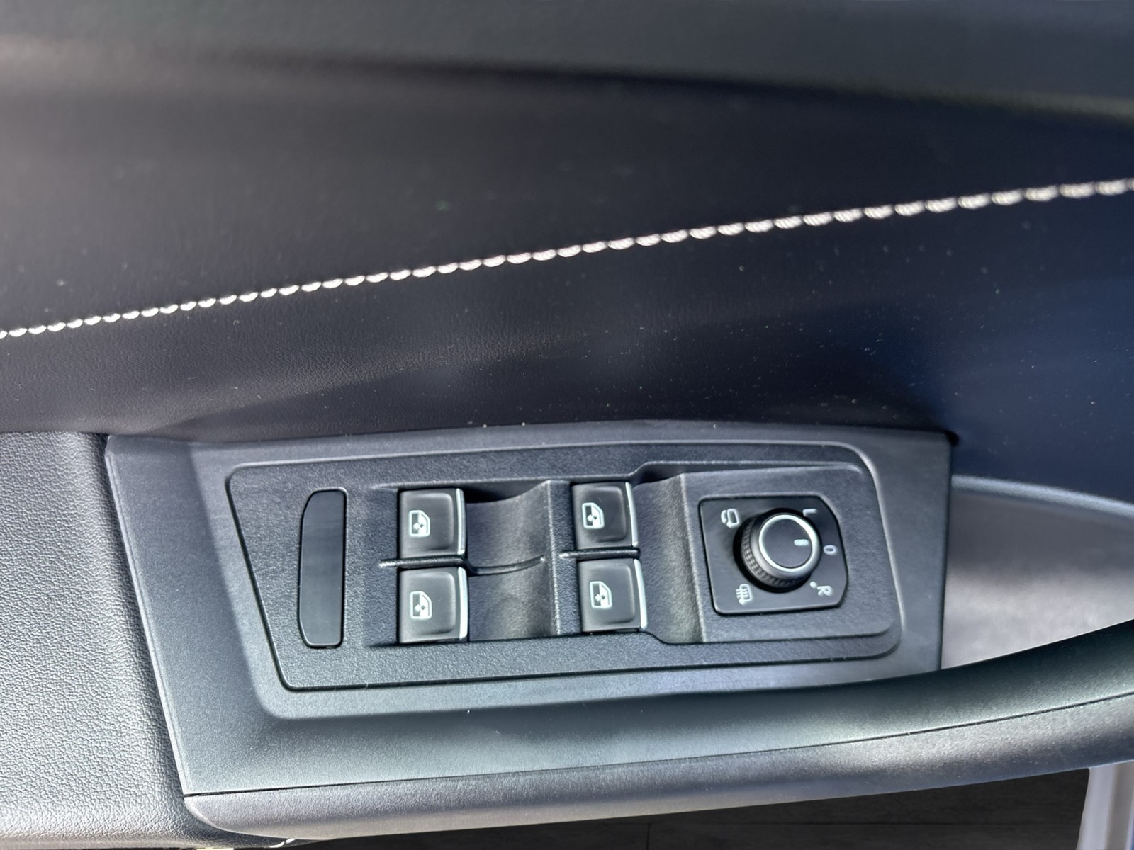 Volkswagen T-Roc Cabriolet 1.5 R-LINE AHK ACC LM17 LED+ NAVI