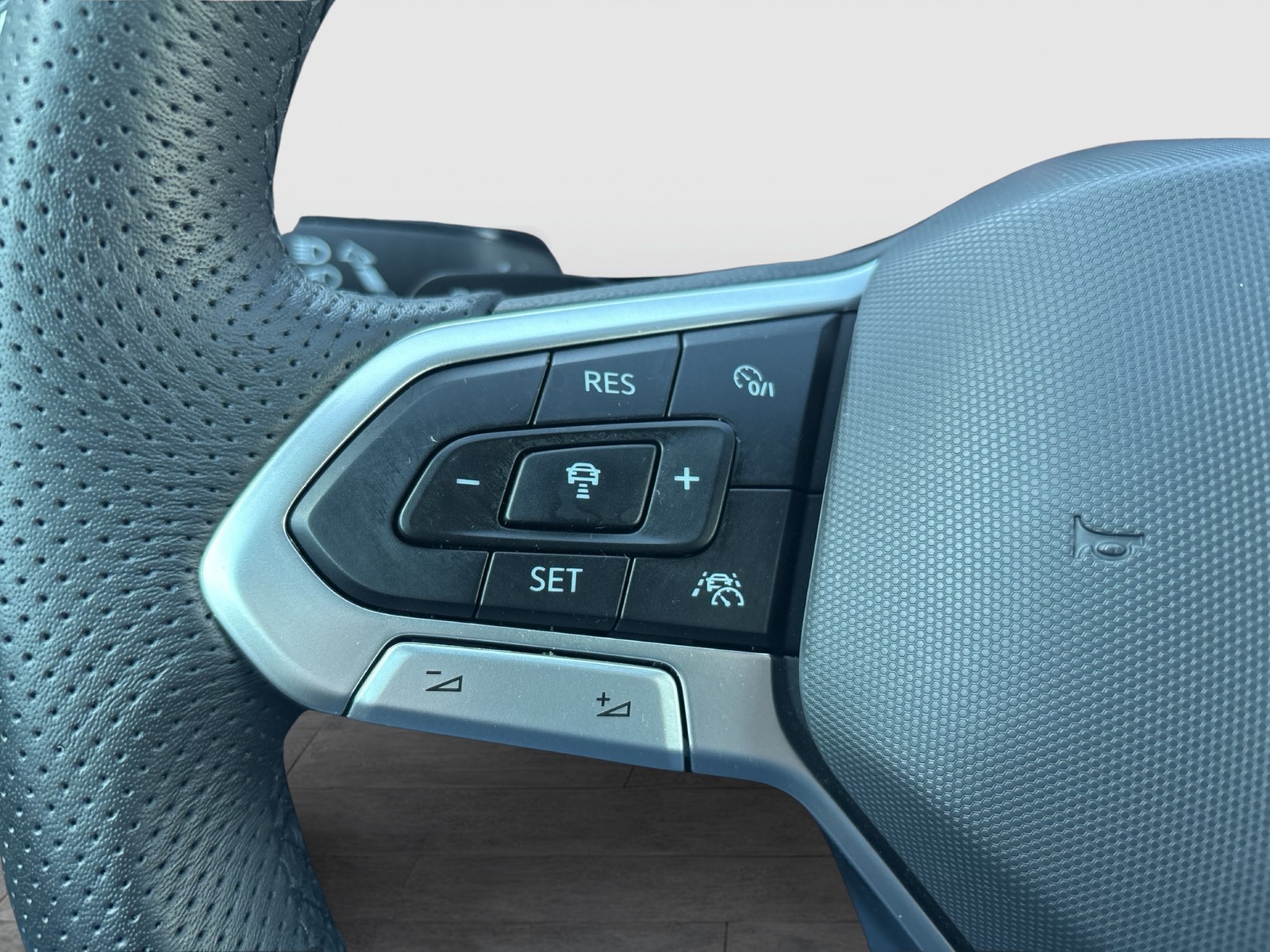 Volkswagen T-Roc Cabriolet 1.5 R-LINE AHK ACC LM17 LED+ NAVI