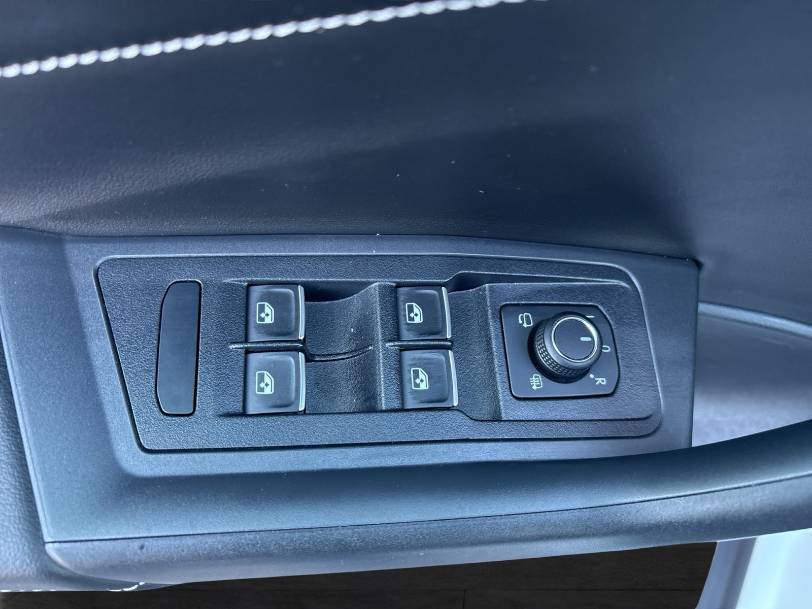 Volkswagen T-Roc Cabriolet 1.5 R-LINE AHK ACC LM17 LED+ NAVI