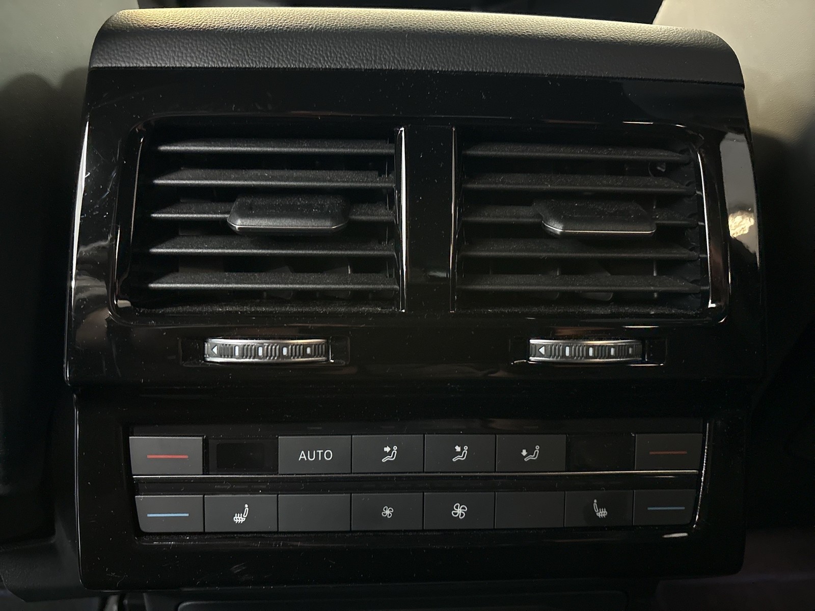 Volkswagen Touareg HYBRID R DYNAUDIO AHK 360CAM LM22 HEADUP