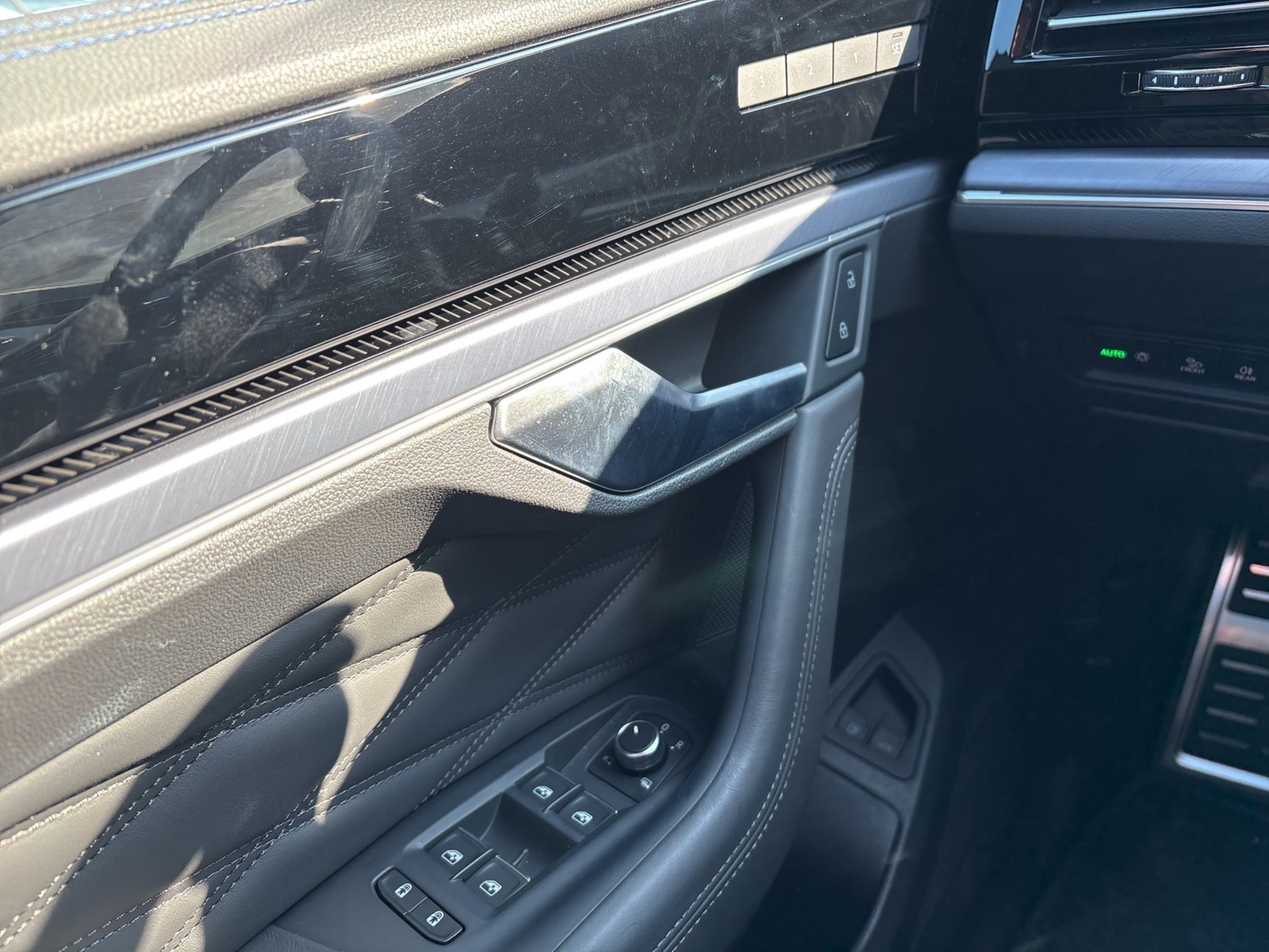 Volkswagen Touareg HYBRID R DYNAUDIO AHK 360CAM LM22 HEADUP