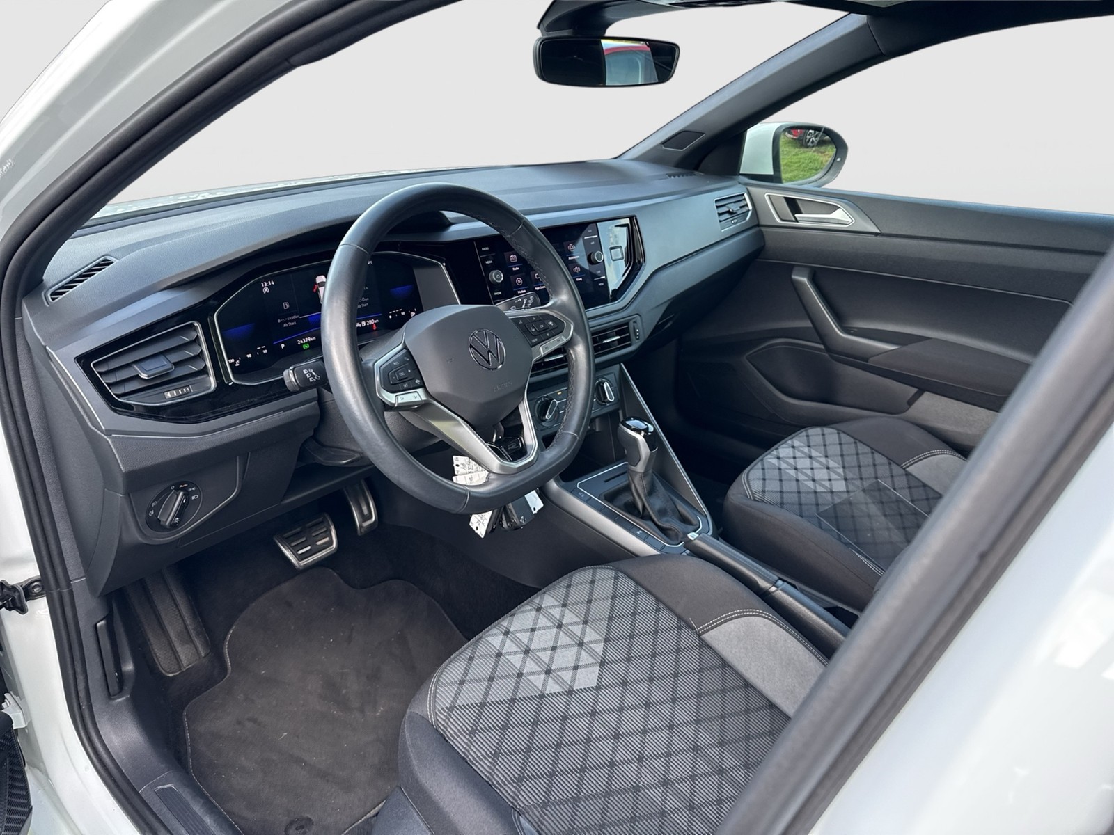 Volkswagen Taigo 1.0 R-LINE LM17 MATRIX CARPLAY SITZHEIZUNG
