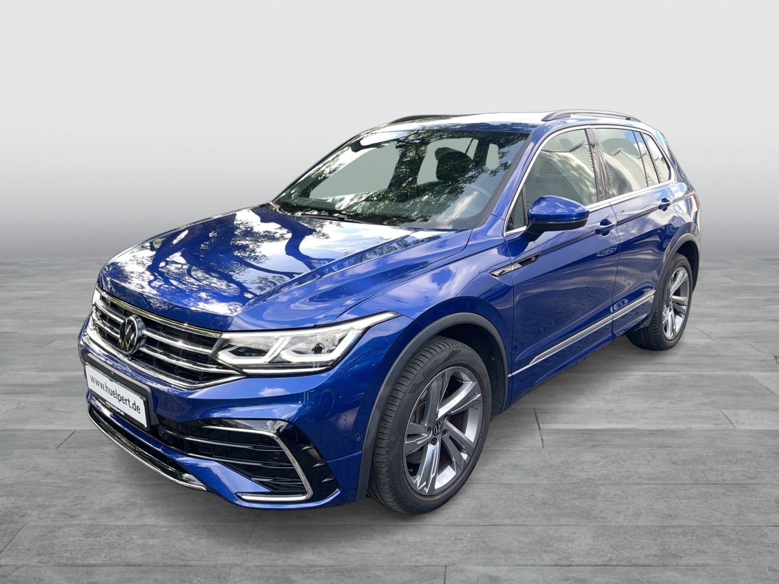 Volkswagen Tiguan 2.0 R-LINE 4X4 AHK 360CAM ACC LM19 MATRIX