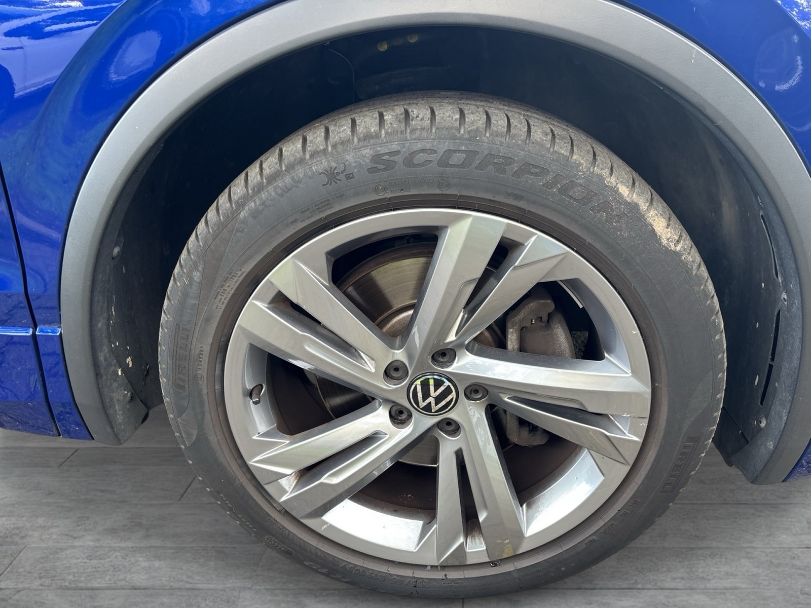 Volkswagen Tiguan 2.0 R-LINE 4X4 AHK 360CAM ACC LM19 MATRIX