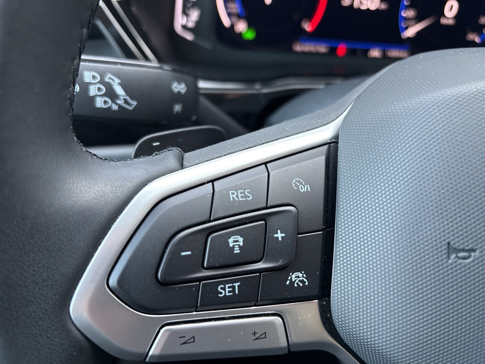 Volkswagen Touran 2.0 HIGHLINE AHK CAM ACC LM17 EKLAPPE NAVI