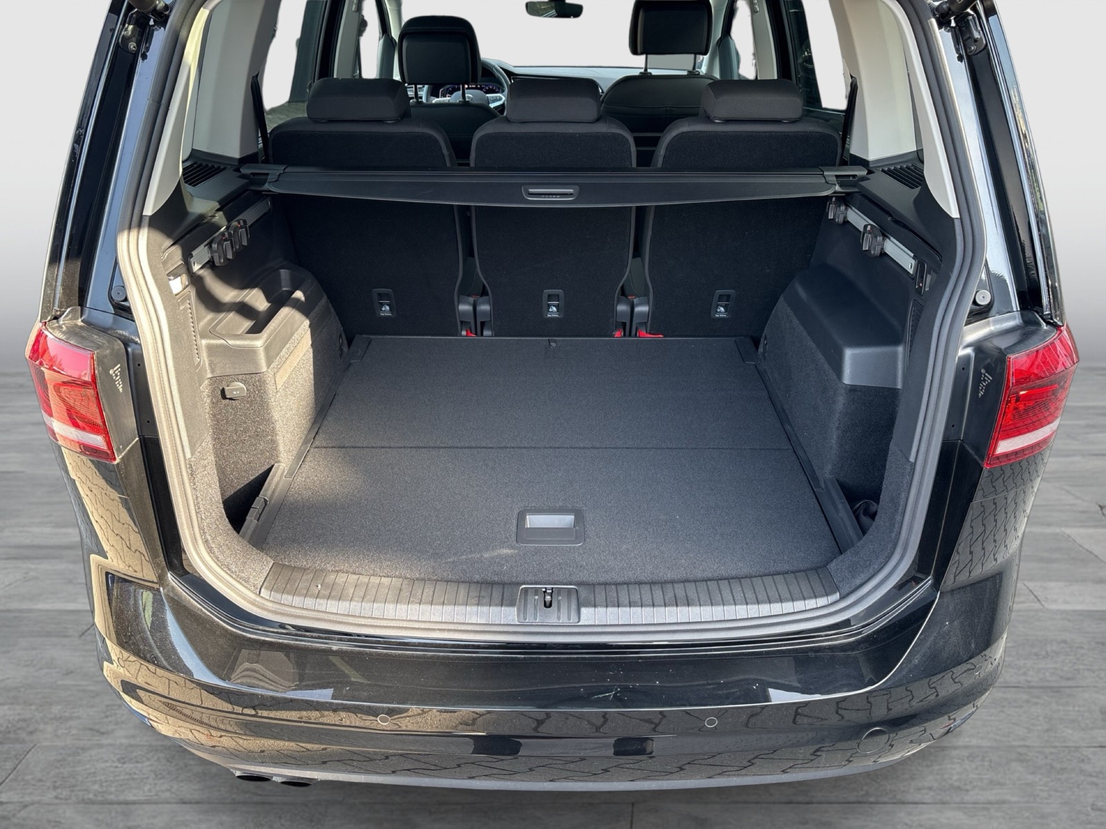 Volkswagen Touran 2.0 HIGHLINE AHK CAM ACC LM17 EKLAPPE NAVI