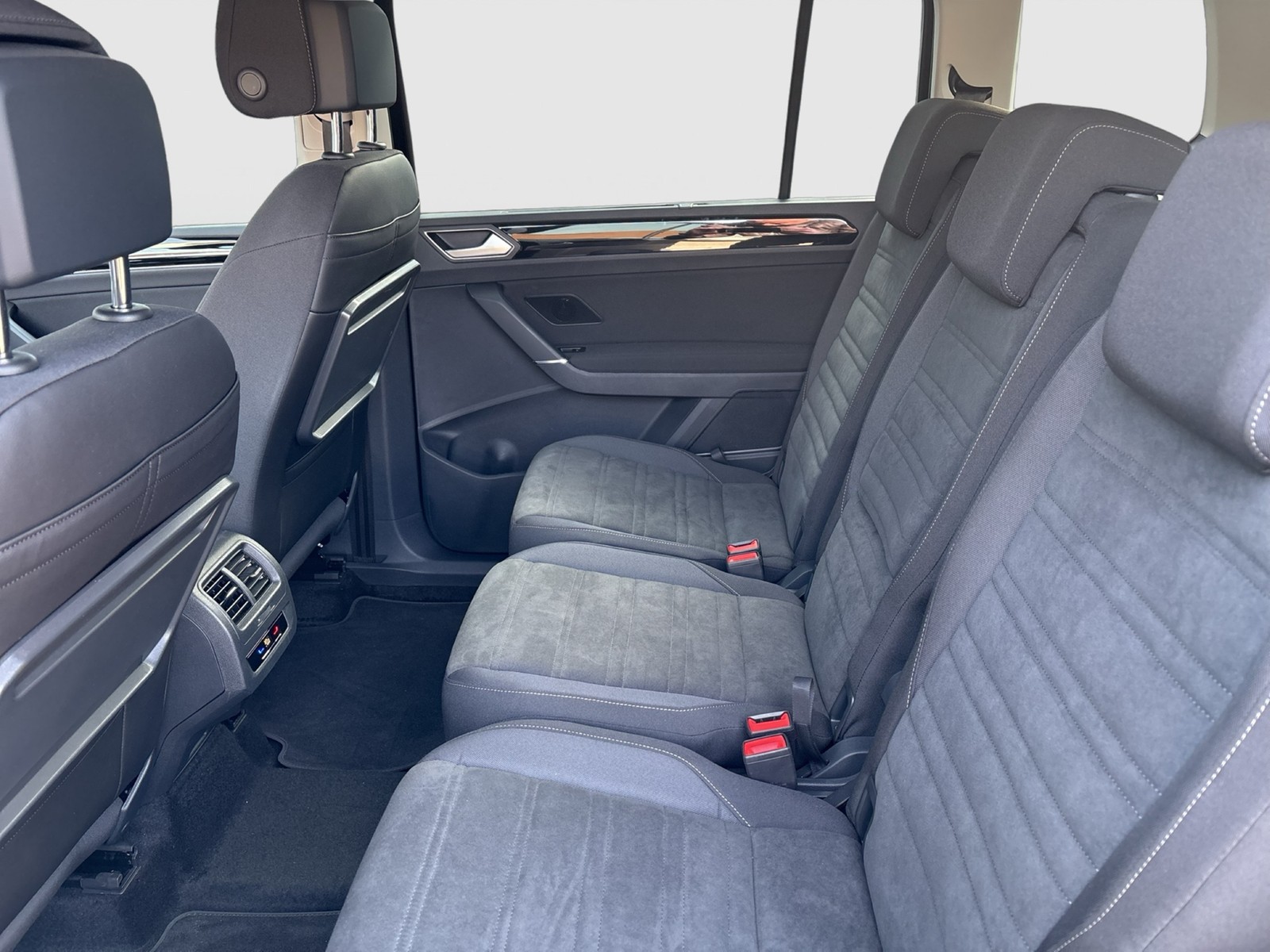 Volkswagen Touran 2.0 HIGHLINE AHK CAM ACC LM17 EKLAPPE NAVI