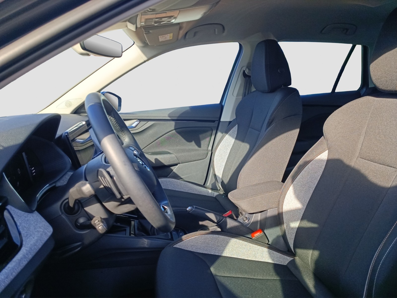 Skoda Kamiq Drive KAMERA AHK NAVI SITZHEIZ. LED ALU17