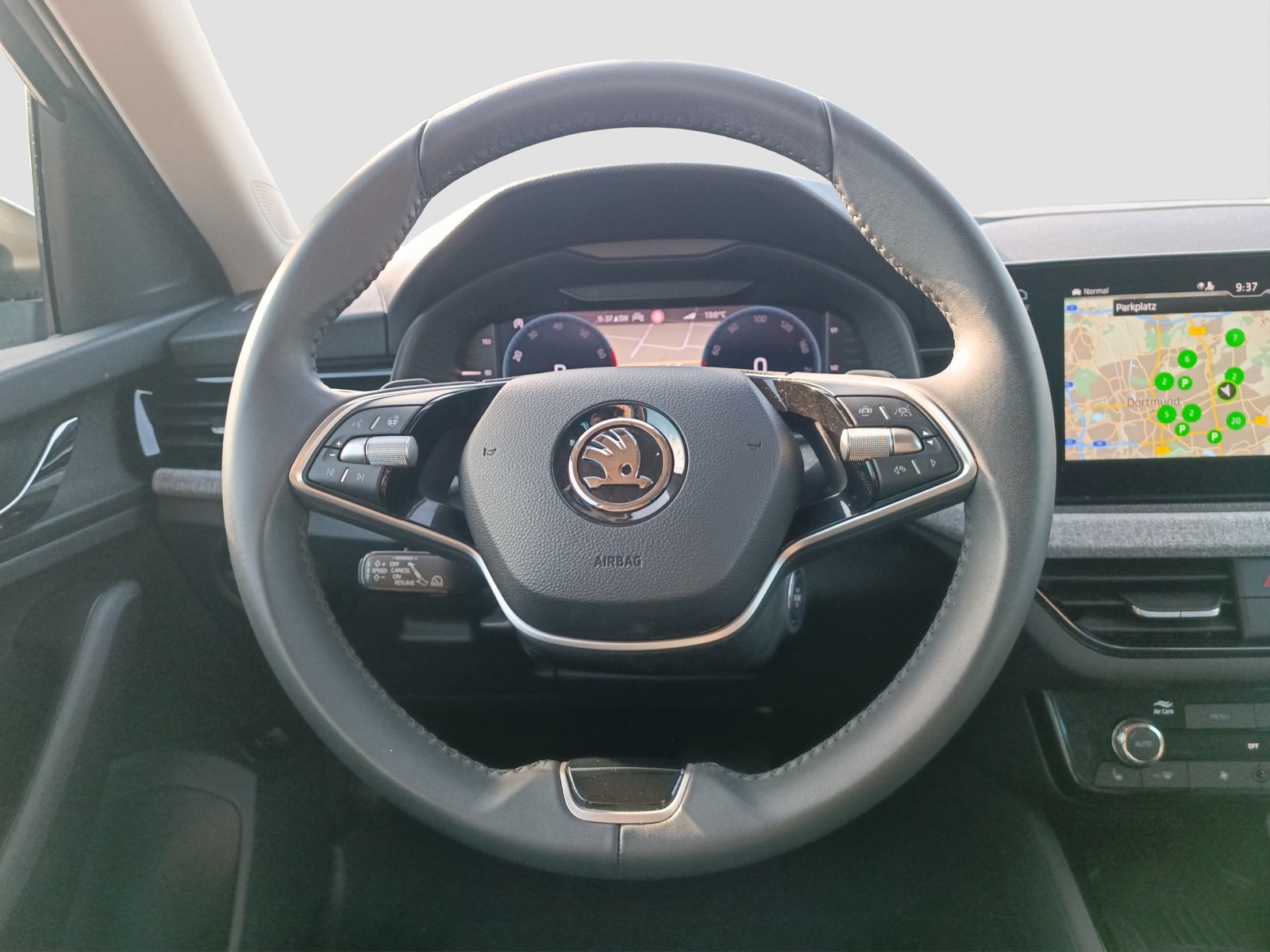 Skoda Kamiq Drive KAMERA AHK NAVI SITZHEIZ. LED ALU17