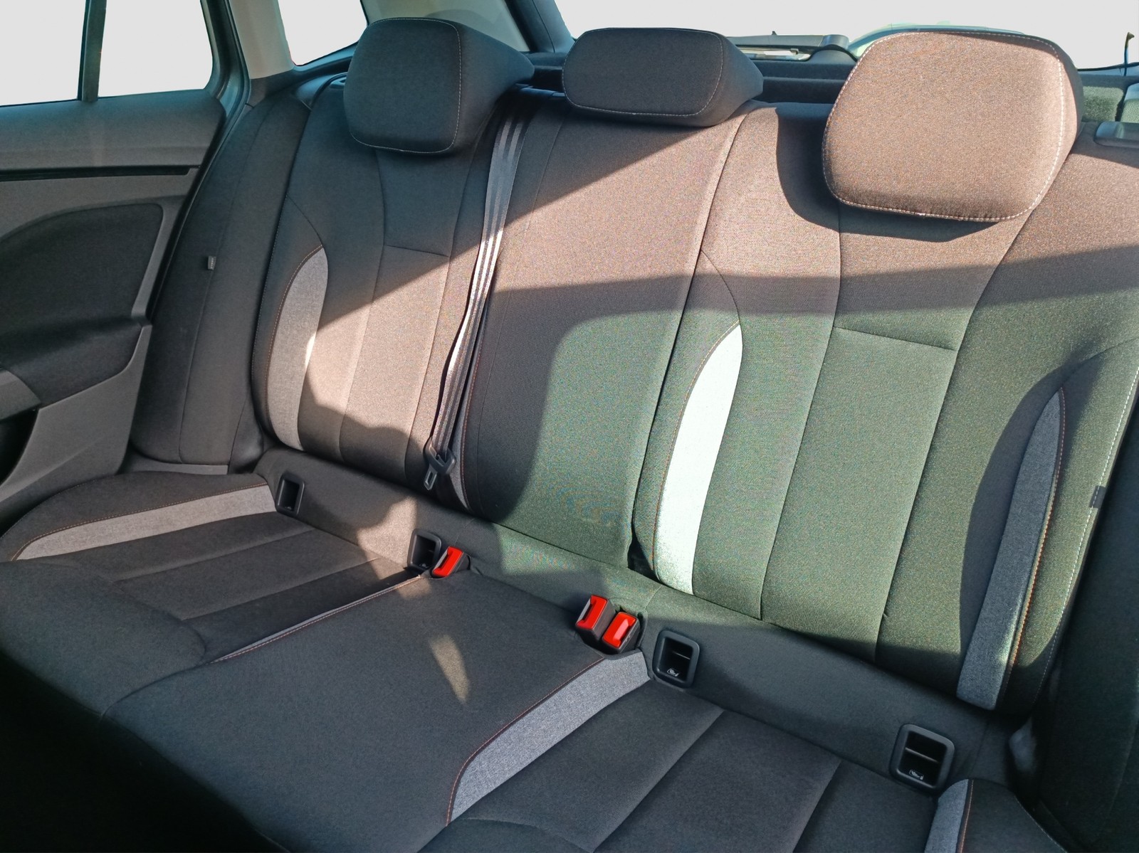 Skoda Kamiq Drive KAMERA AHK NAVI SITZHEIZ. LED ALU17