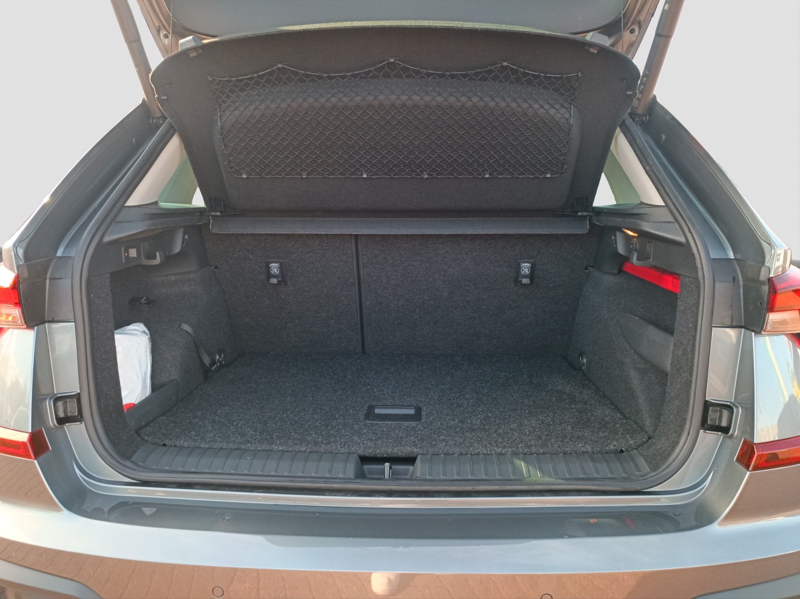 Skoda Kamiq Drive KAMERA AHK NAVI SITZHEIZ. LED ALU17