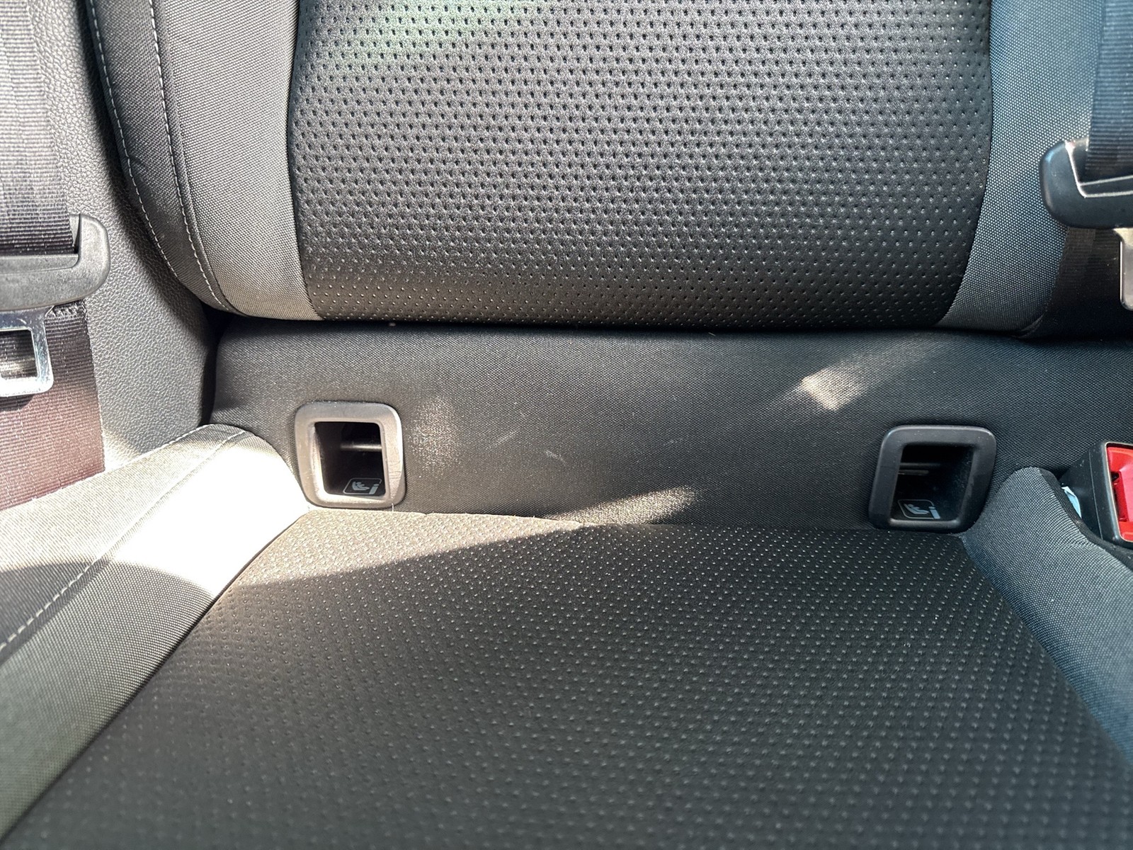 Skoda Karoq 2.0 TOUR CAM ACC LM17 NAVI CARPLAY SITZHZ.