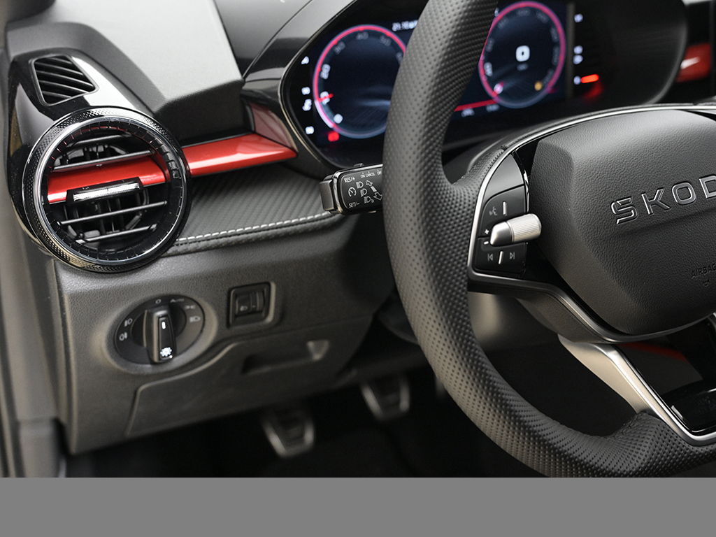 Skoda Fabia 1.0 MONTE CARLO CAM NAVI ALU SITZHEIZUNG