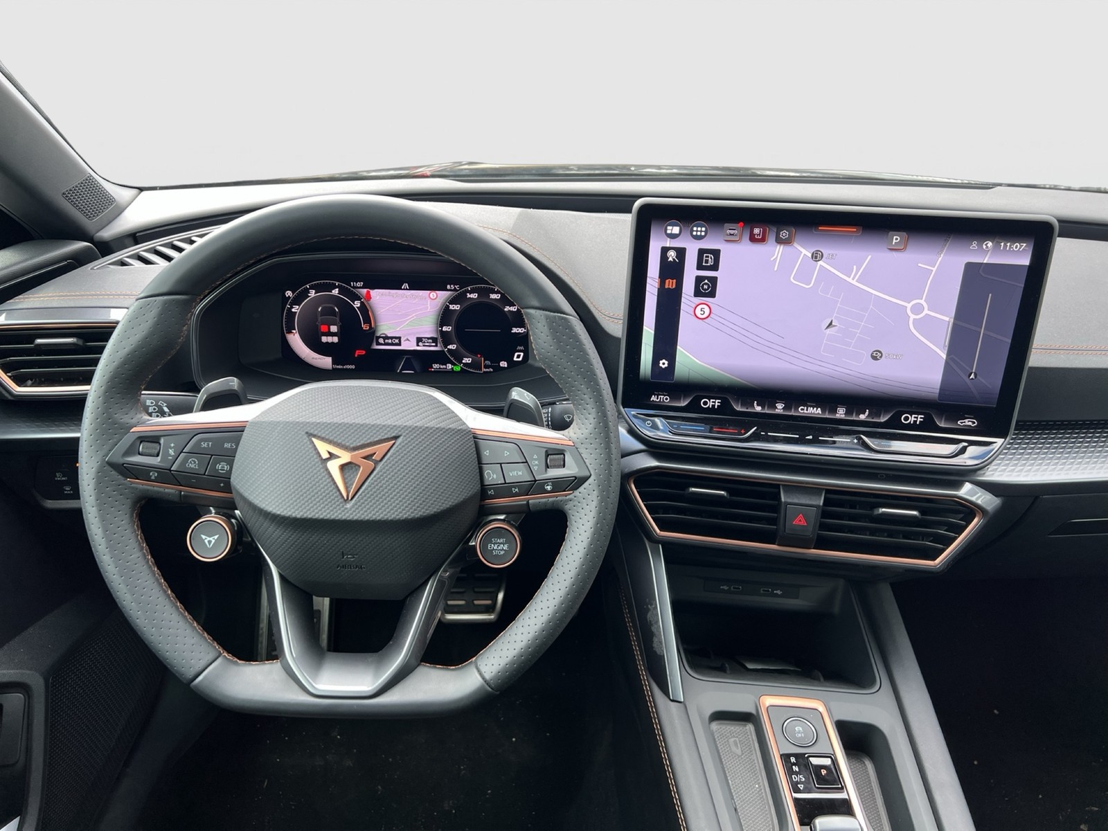 Cupra Leon ST 2.0 AHK CAM ACC LM18 E-KLAPPE NAVI