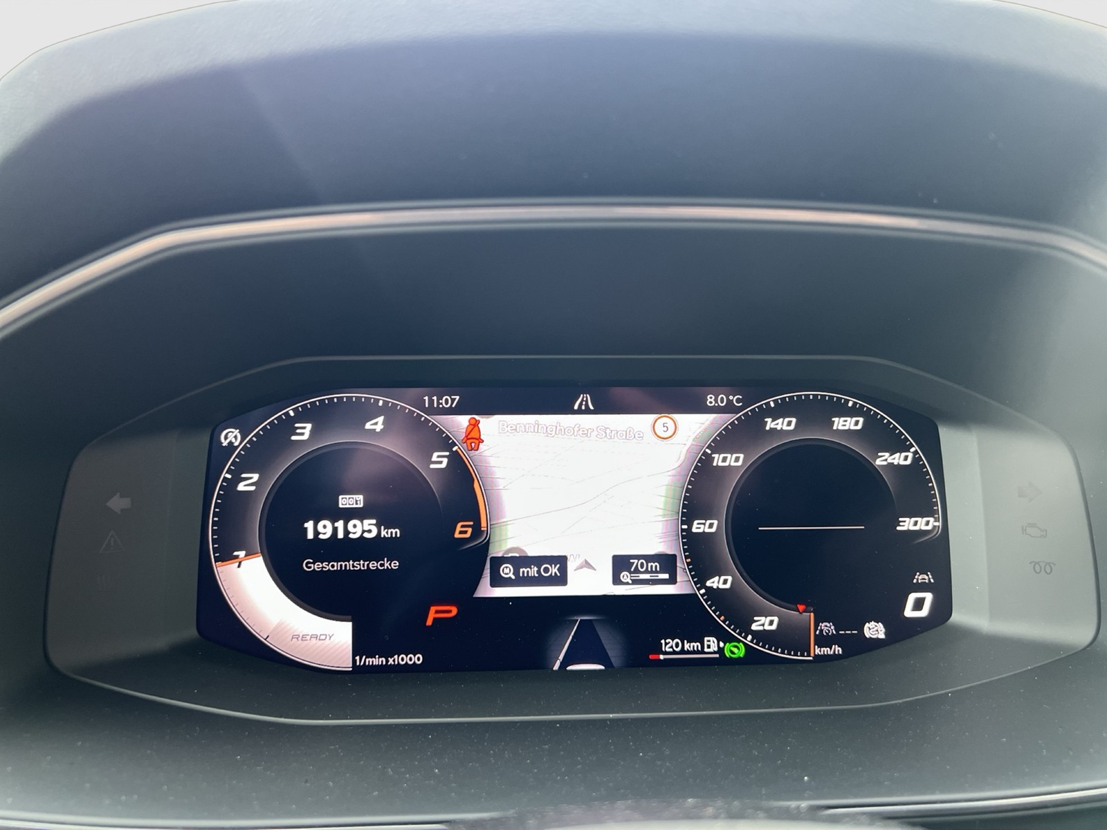 Cupra Leon ST 2.0 AHK CAM ACC LM18 E-KLAPPE NAVI