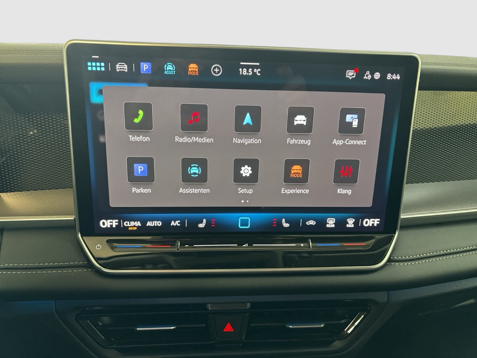 Volkswagen Tayron 1.5 eTSI LIFE AHK CAM ACC LM18 CARPLAY