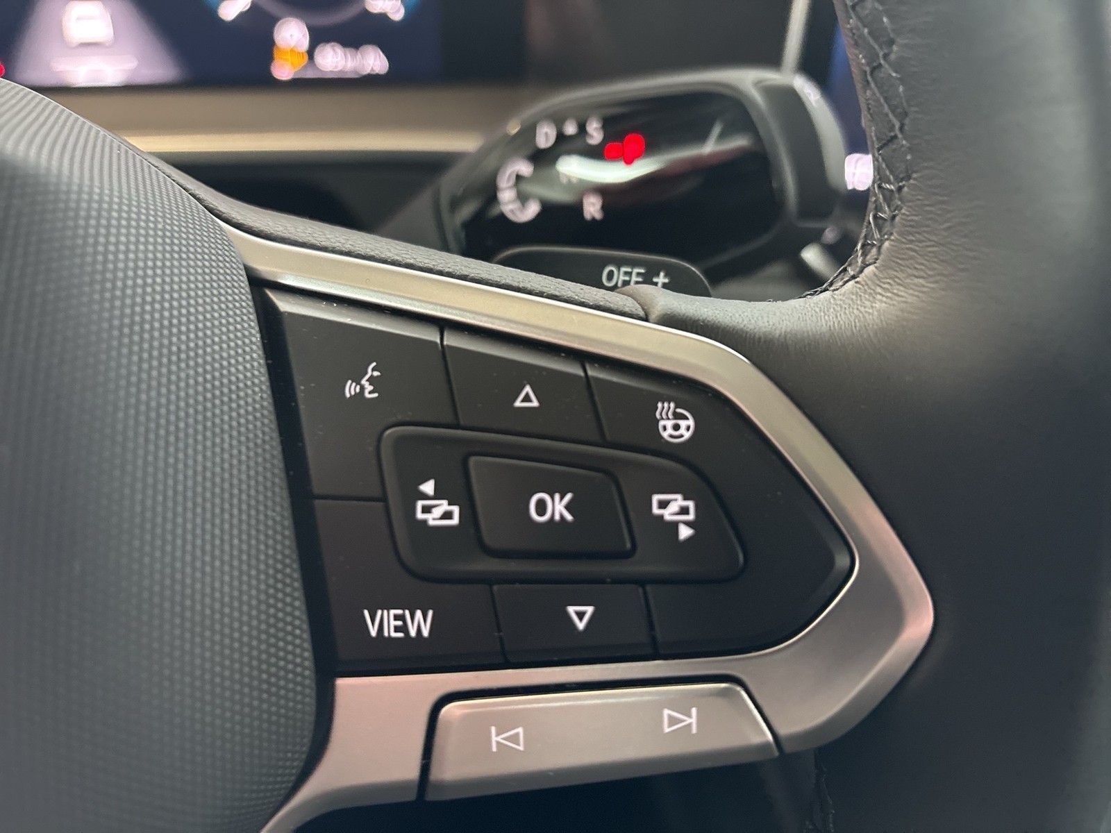 Volkswagen Tayron 1.5 eTSI LIFE AHK CAM ACC LM18 CARPLAY