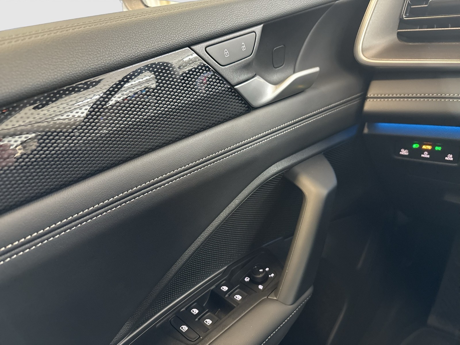 Volkswagen Tayron 1.5 eTSI LIFE AHK CAM ACC LM18 CARPLAY