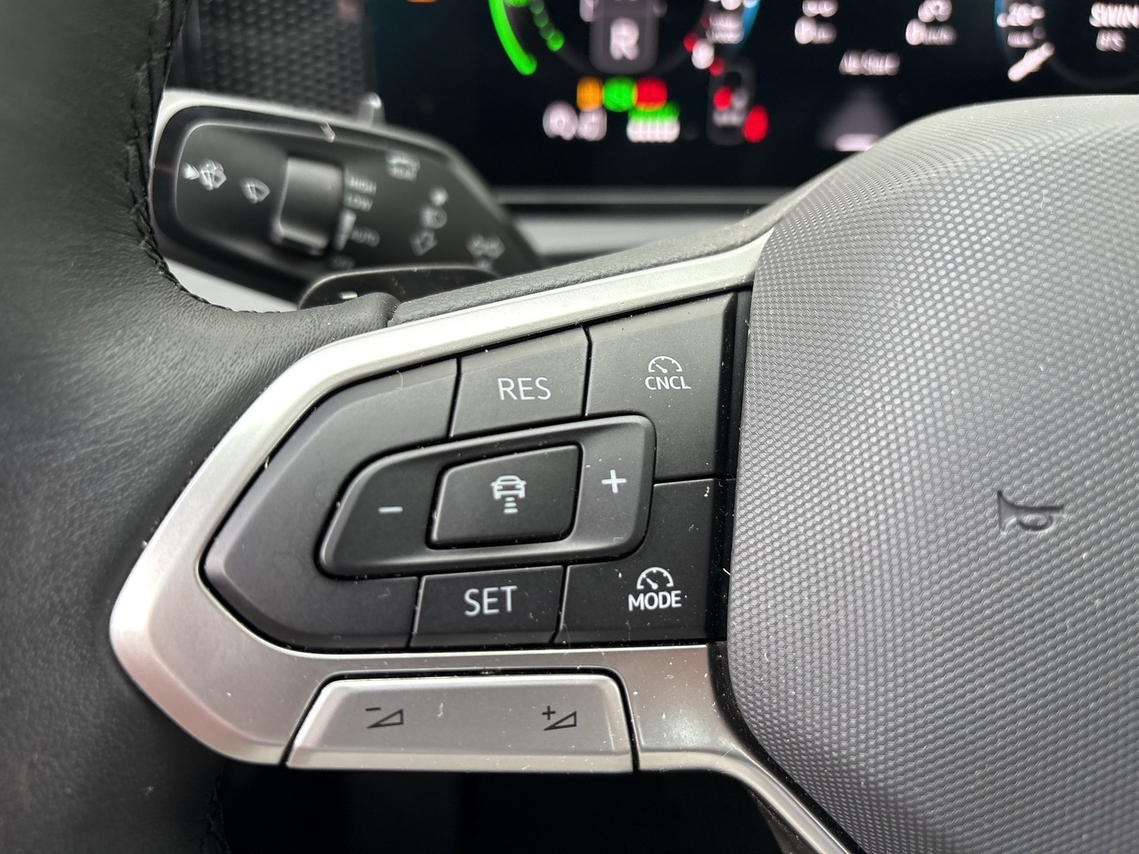 Volkswagen Tiguan 1.5 HYBRID LIFE AHK CAM ACC NAVI CARPLAY