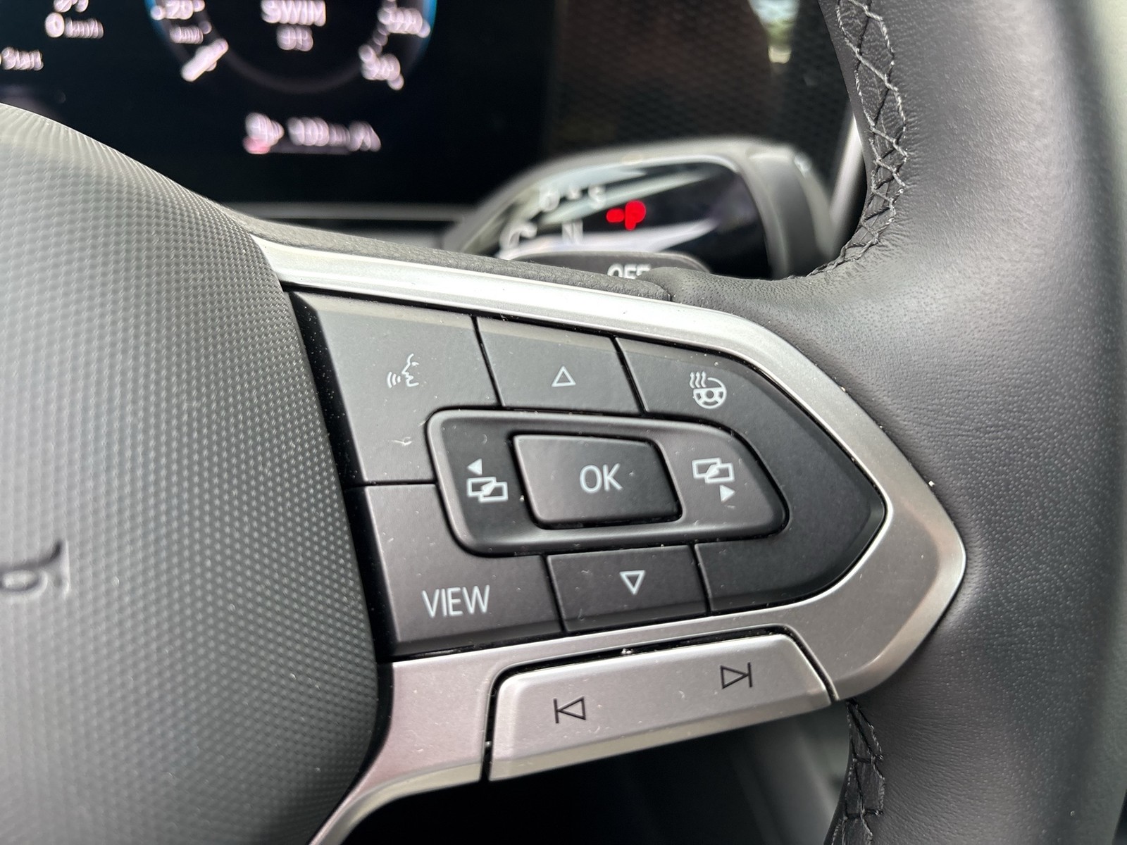 Volkswagen Tiguan 1.5 HYBRID LIFE AHK CAM ACC NAVI CARPLAY