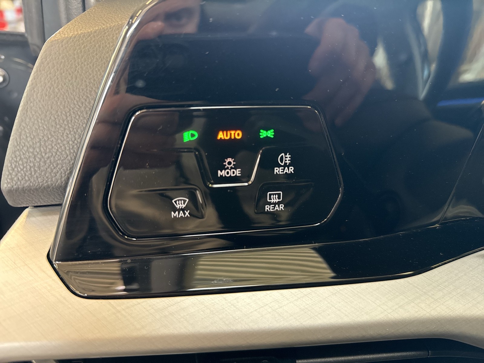Volkswagen Golf VIII 1.5 LIFE NAVI CARPLAY ALU SITZHEIZUNG