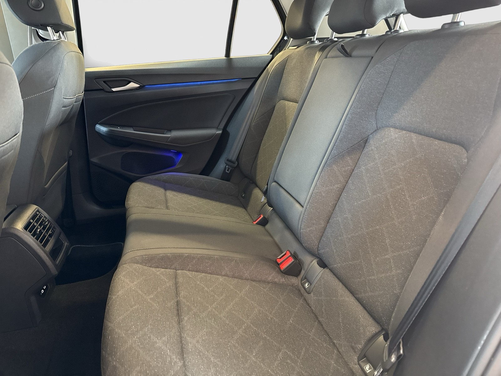 Volkswagen Golf VIII 1.5 LIFE NAVI CARPLAY ALU SITZHEIZUNG