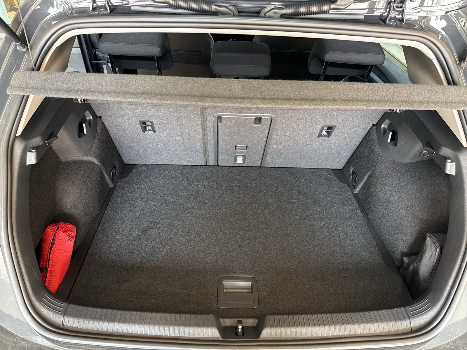 Volkswagen Golf VIII 1.5 LIFE NAVI CARPLAY ALU SITZHEIZUNG