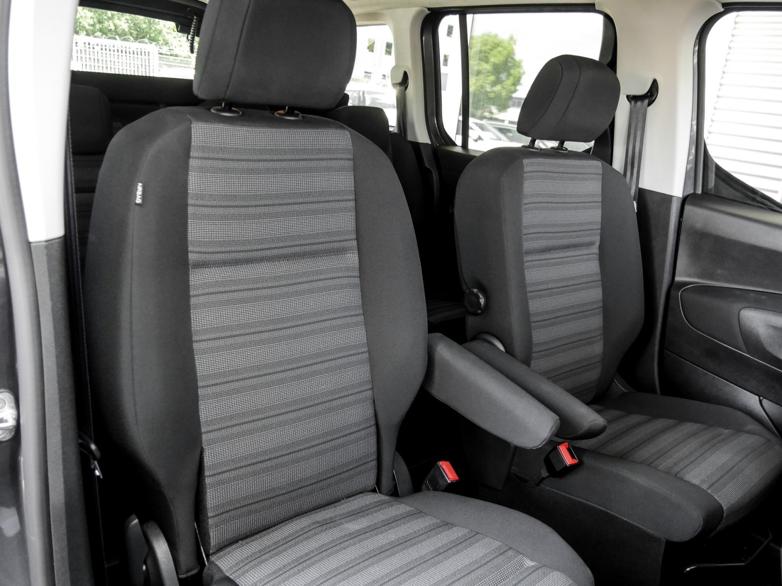 Opel Combo Life ULTIMATE ELECTRIC CROSSCAMP KAMERA