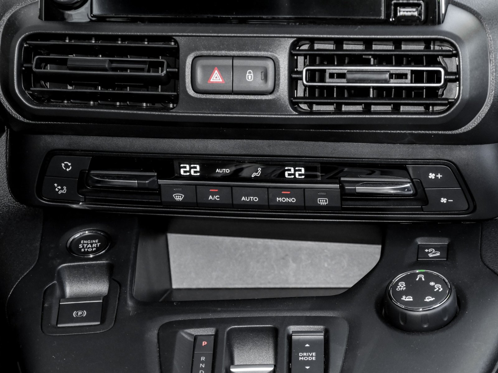 Opel Combo Life ULTIMATE ELECTRIC CROSSCAMP KAMERA