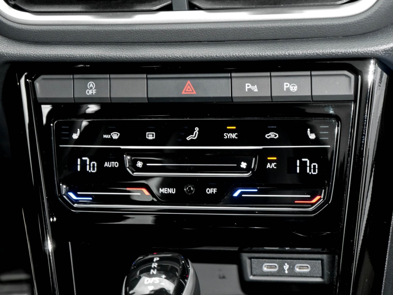 Volkswagen T-Roc 2.0 R-LINE 4X4 LEDER PANO BEATS AHK CAM 18Z