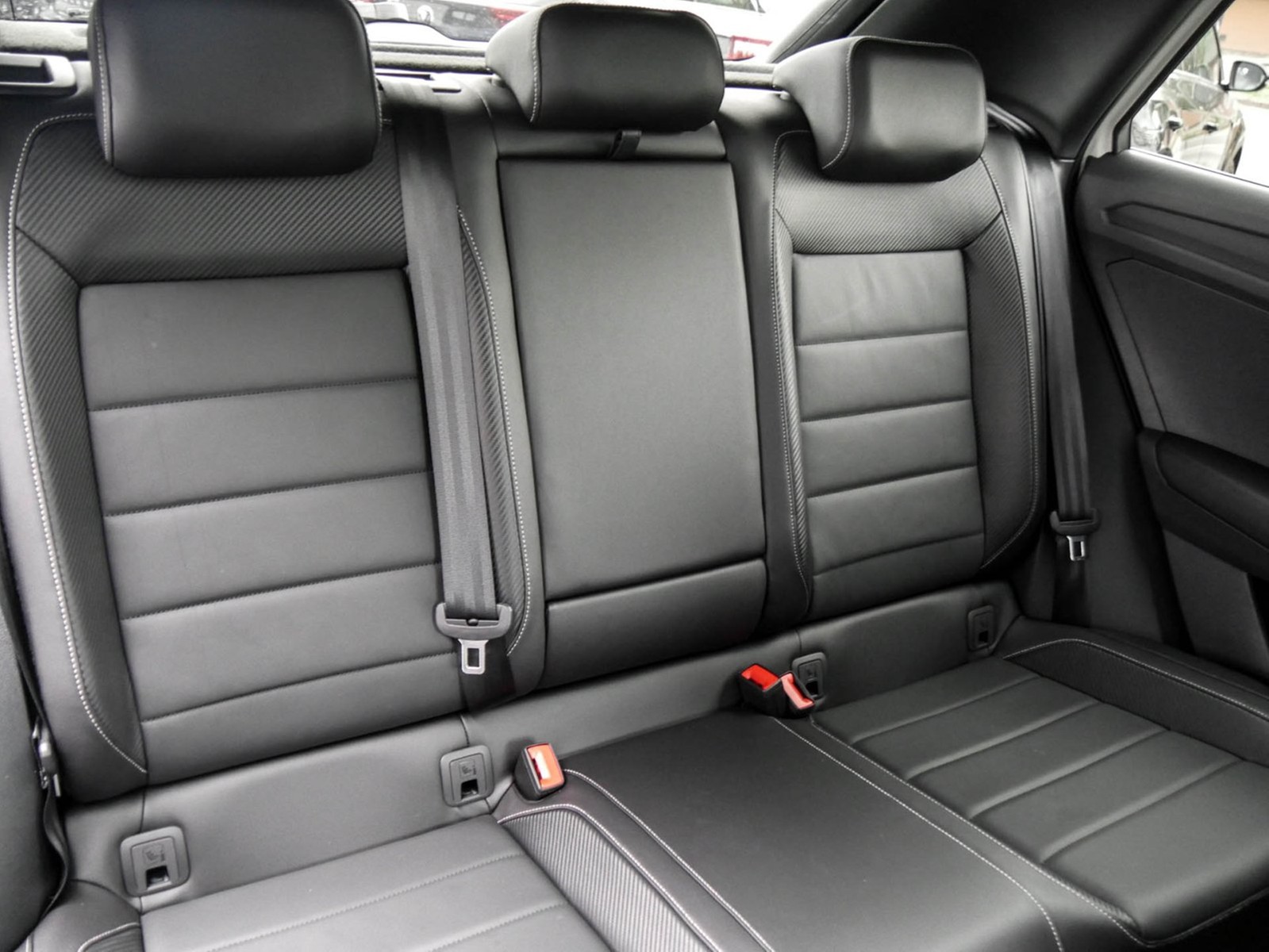 Volkswagen T-Roc 2.0 R-LINE 4X4 LEDER PANO BEATS AHK CAM 18Z