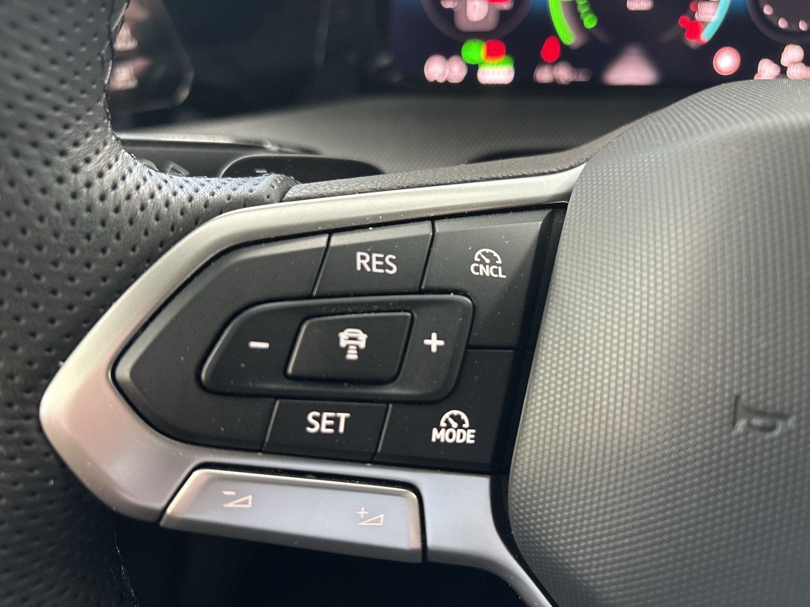 Volkswagen Golf VIII 1.5 HYBRID GTE BLACKSTYLE CAM ACC LM18