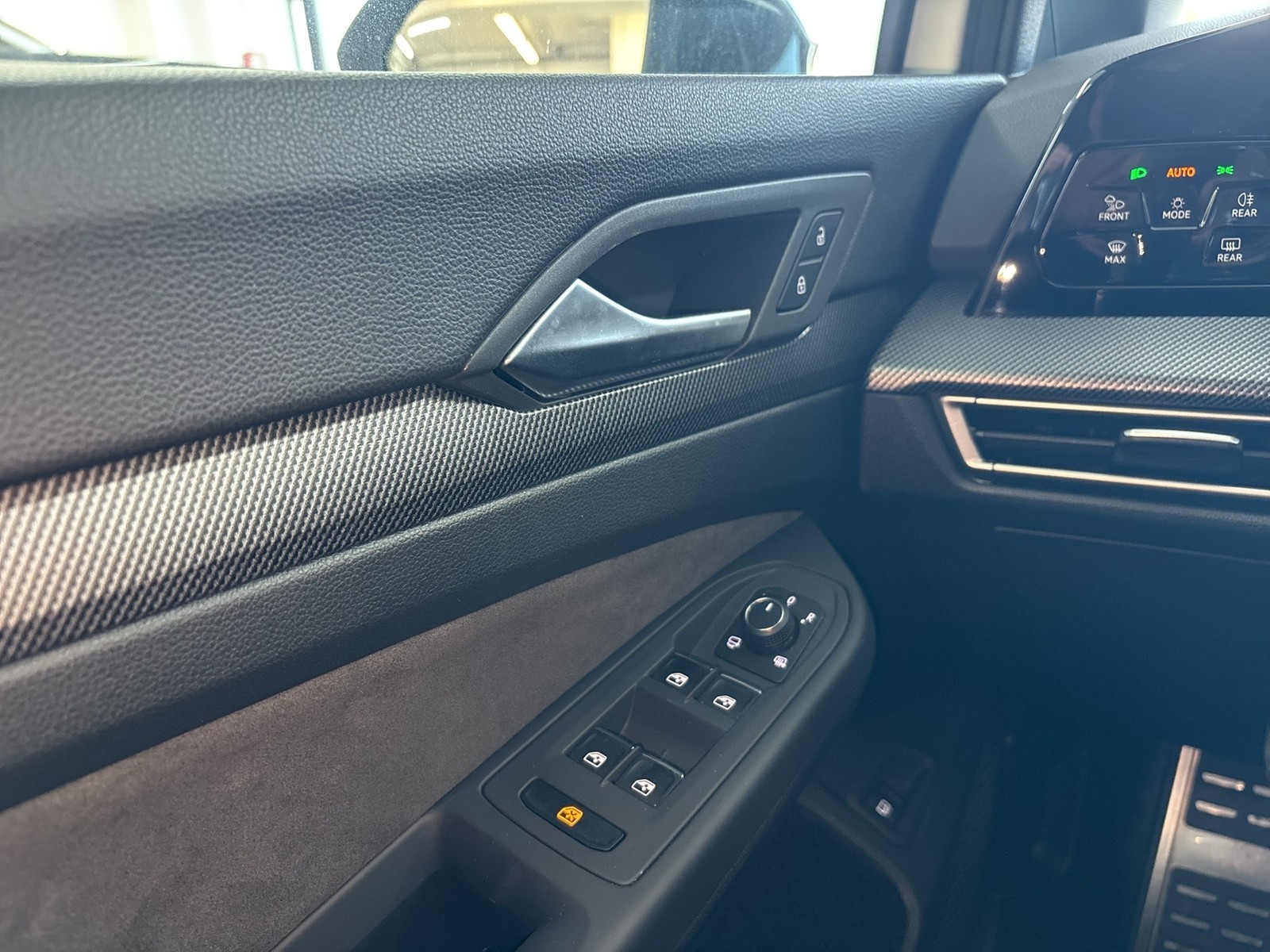 Volkswagen Golf VIII 1.5 HYBRID GTE BLACKSTYLE CAM ACC LM18