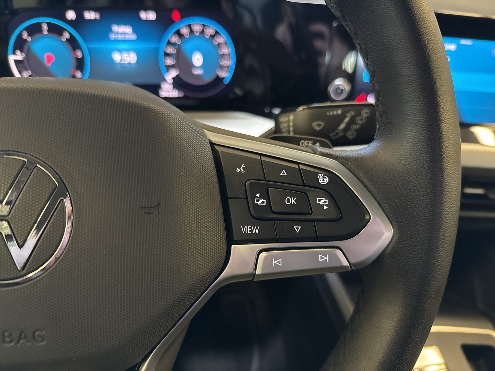 Volkswagen Golf Variant VIII 2.0 LIFE AHK ACC CARPLAY ALU