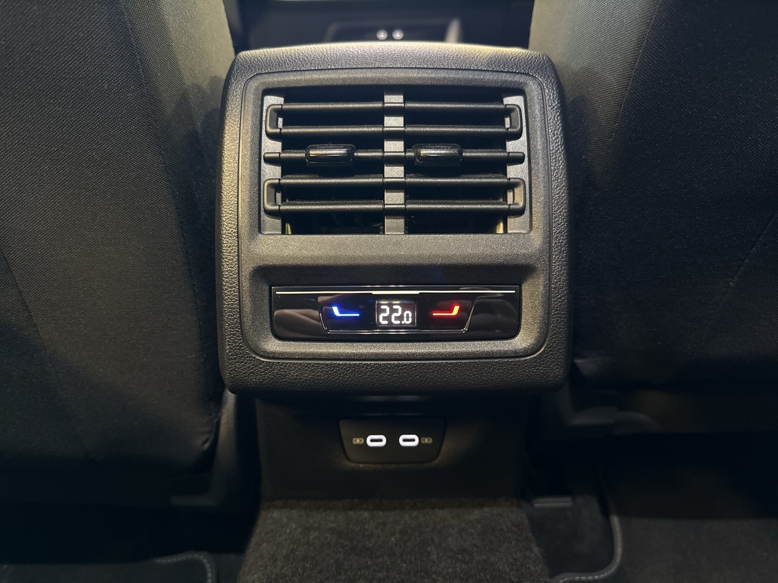 Volkswagen Golf Variant VIII 2.0 LIFE AHK ACC CARPLAY ALU