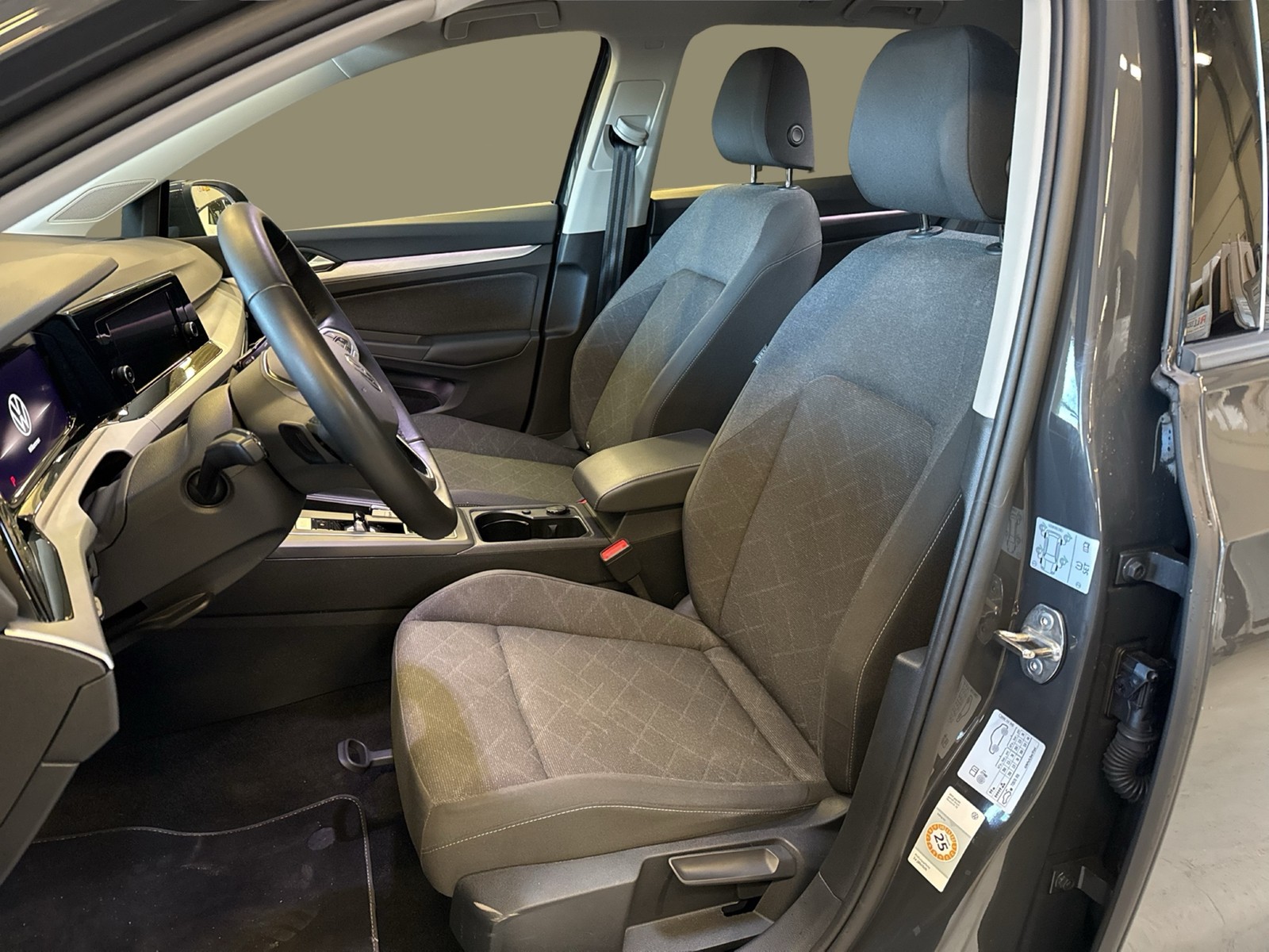 Volkswagen Golf Variant VIII 2.0 LIFE AHK ACC CARPLAY ALU