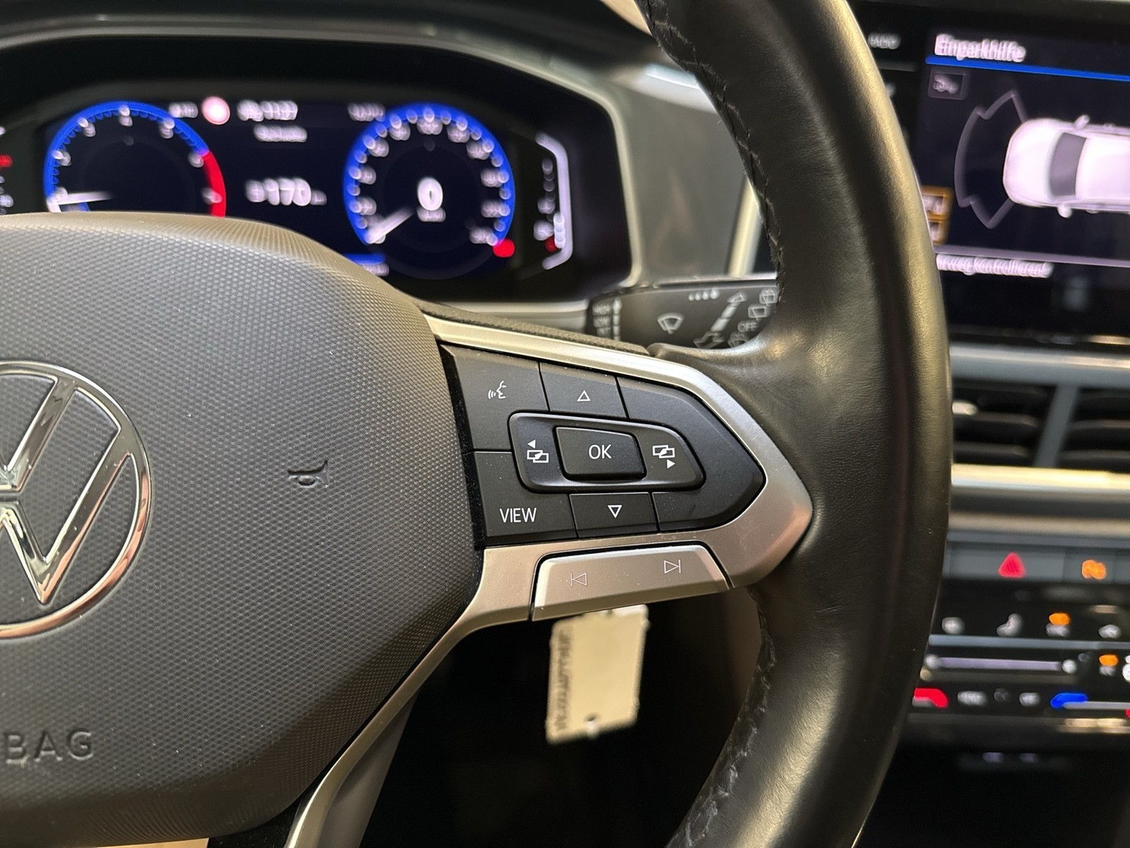 Volkswagen T-Roc 1.5 STYLE PANO AHK CAM ACC LM18 NAVI LED+