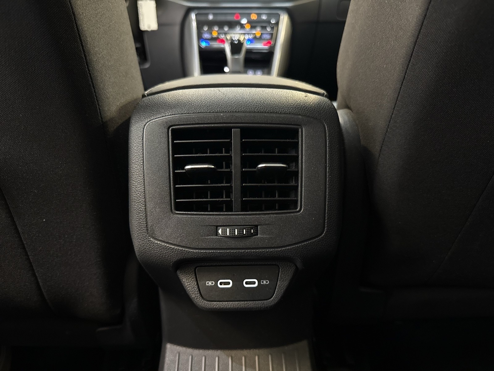 Volkswagen T-Roc 1.5 STYLE PANO AHK CAM ACC LM18 NAVI LED+