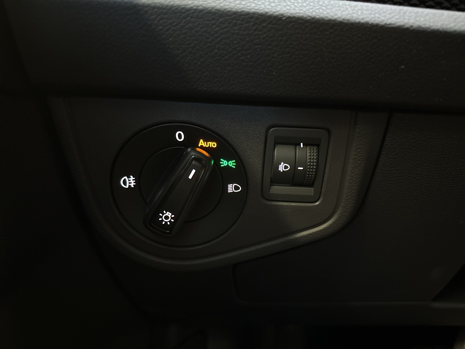 Volkswagen Taigo 1.0 LIFE CARPLAY ALU SITZHEIZUNG LED KLIMA