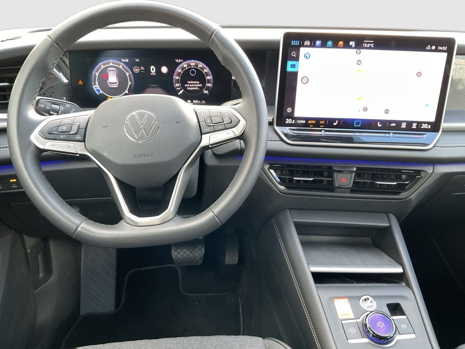 Volkswagen Tayron 1.5 eTSI LIFE 7SITZE AHK 360°CAM ACC LM18