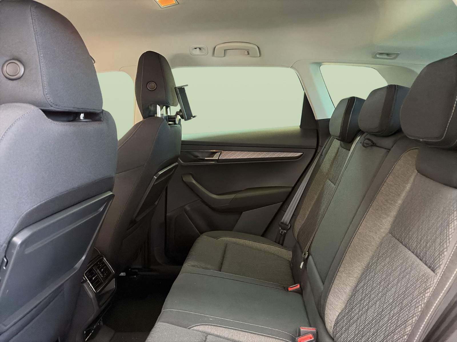 Skoda Karoq 1.5 SELECTION CAM ACC NAVI LM17 CARPLAY