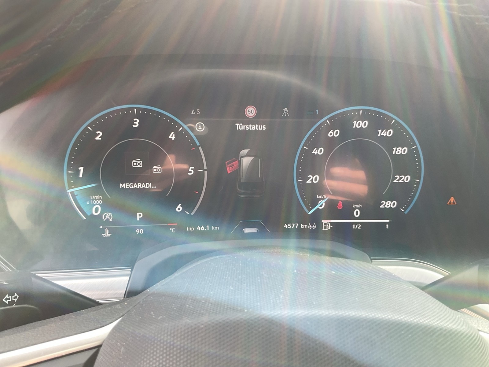 Volkswagen Touareg V6 LUFTFEDERUNG AHK CAM ACC LM19 EKLAPPE