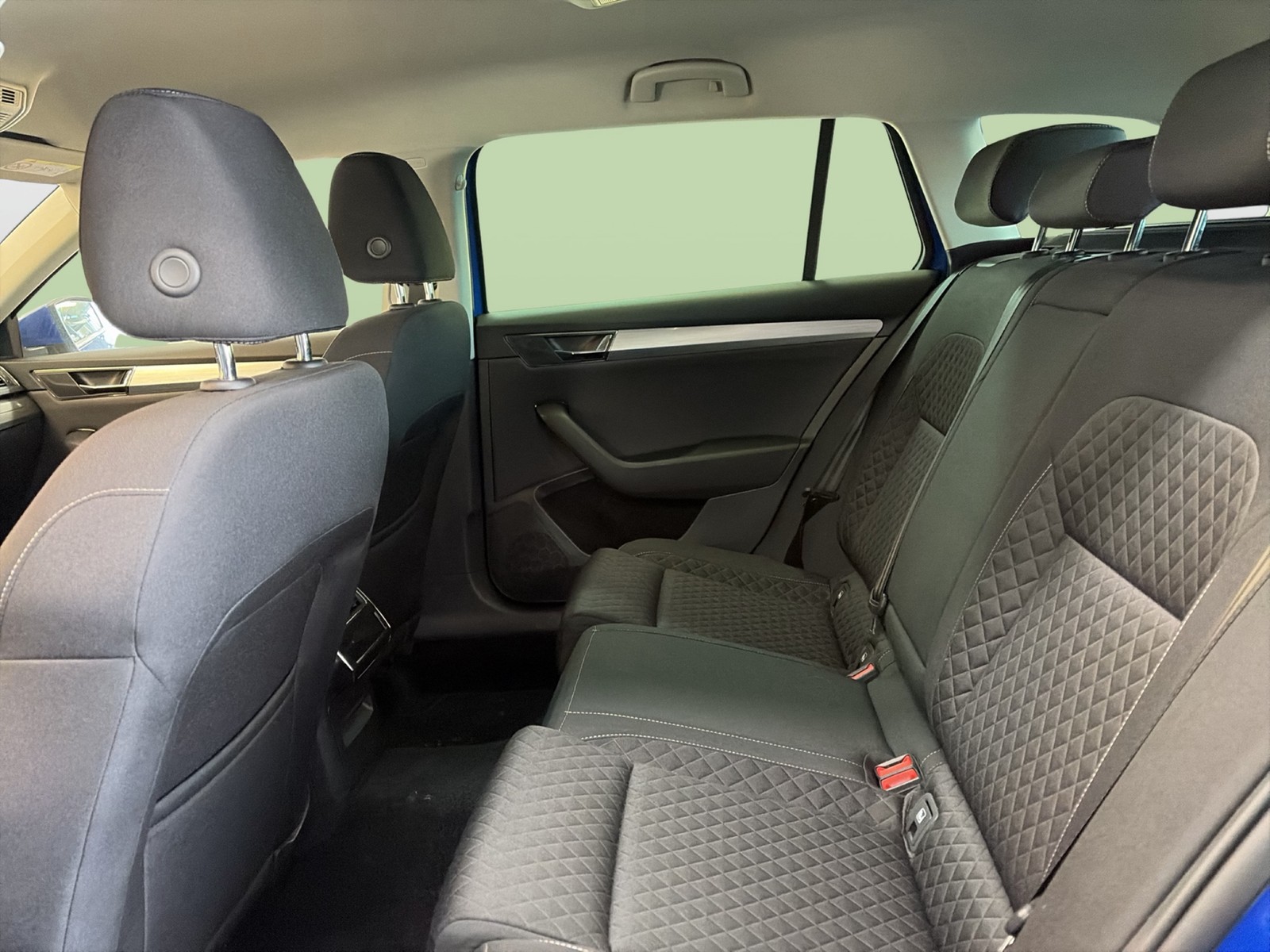 Skoda Superb Combi 1.4 iV STANDHEIZ. NAVI LM17 CARPLAY