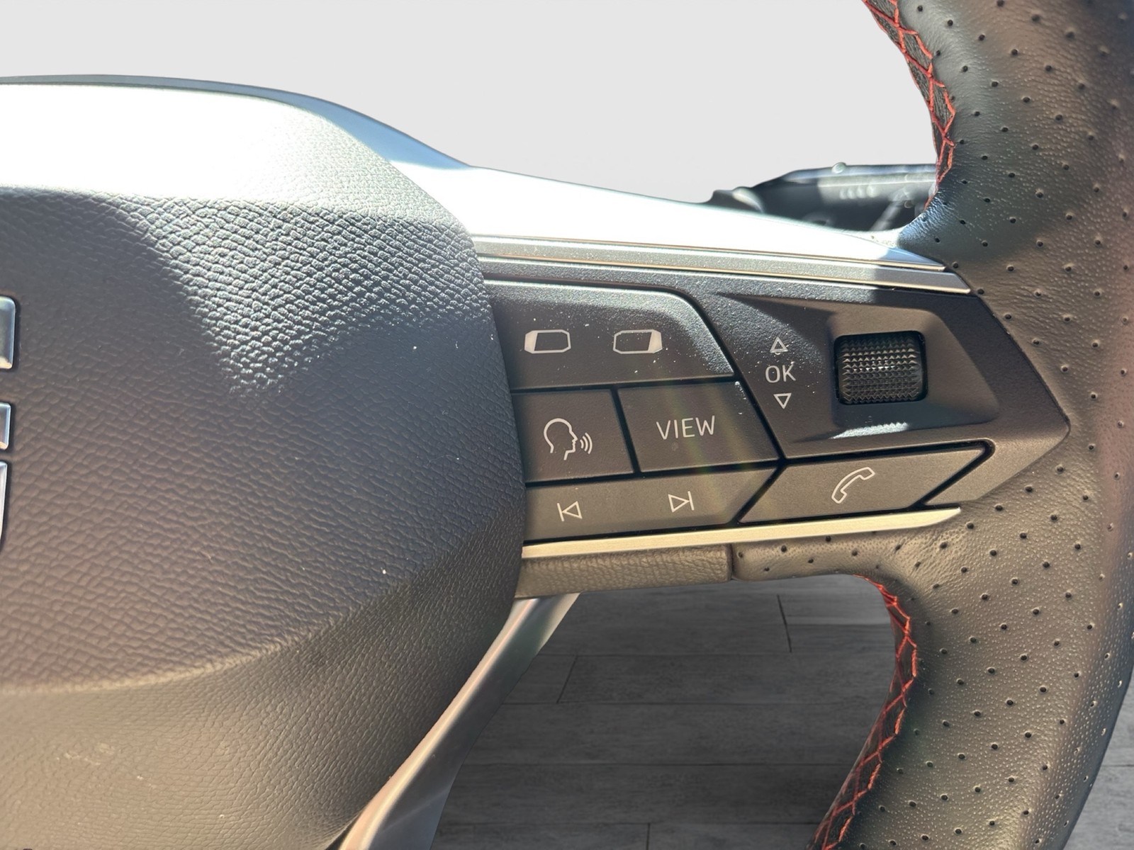 Seat Arona 1.0 FR CAM ACC NAVI LM17 SITZHEIZUNG
